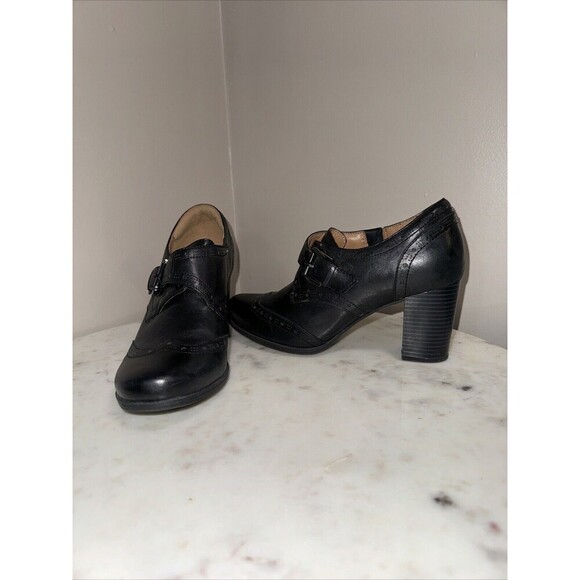 B25 Clarks Black Artisan Ankle Heel Eyelet Slip On WingTip Adjustable Strap 8 - Picture 1 of 7